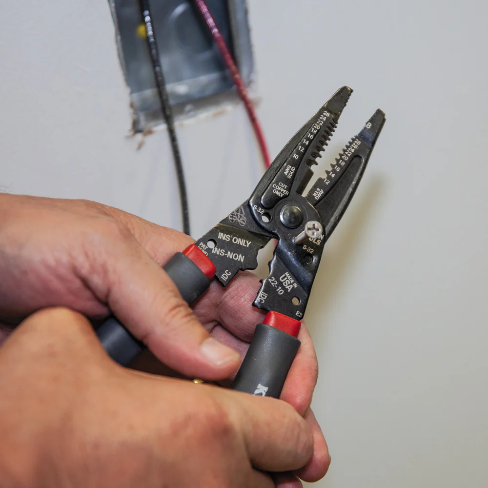 Klein Tools, 1019, Wire Stripper and Crimper Multi Tool, 10-26 AWG solid; 12-28 AWG stranded; Crimps B connectors; Scotchlok® IDC connectors - Image 8